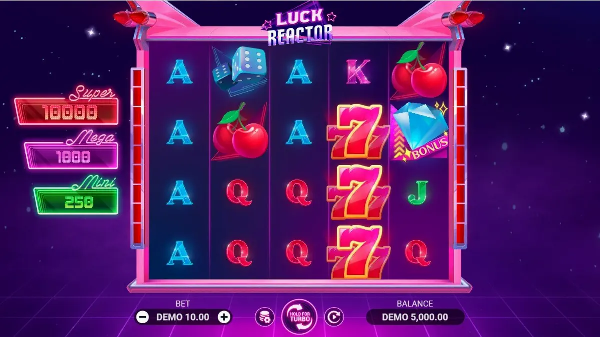 Tampilan antarmuka futuristik pada slot Luck Reactor